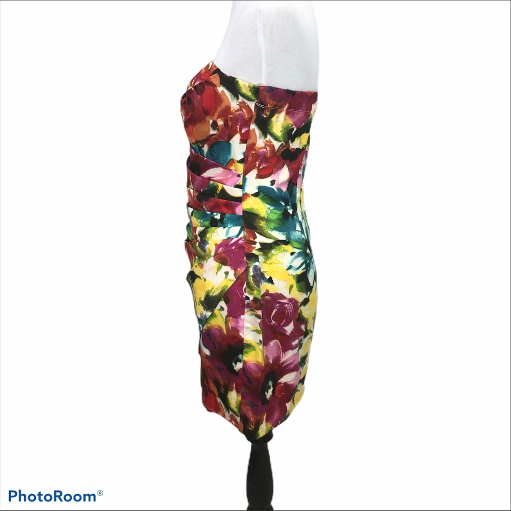 Speechless tulip hem back zip bold floral print strapless dress - Picture 4 of 10